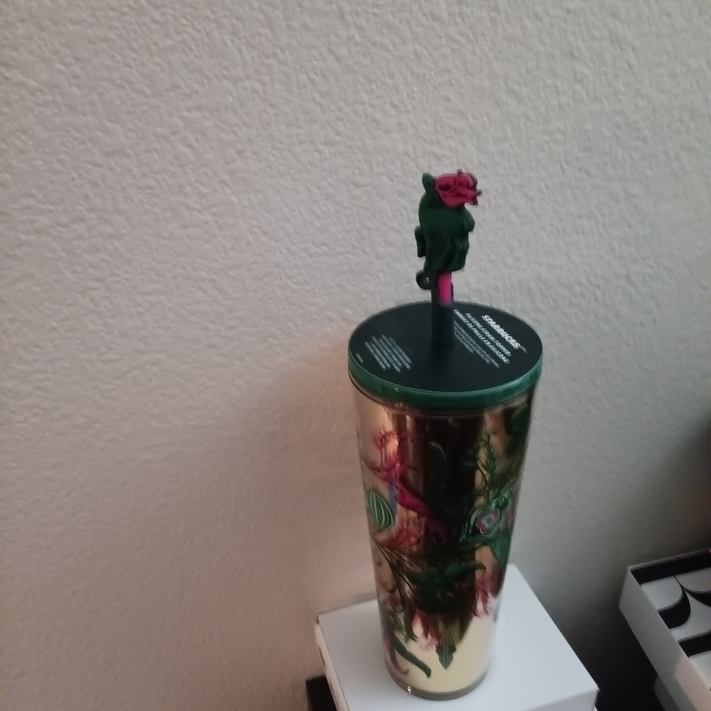 Large Starbucks Christmas Beverage Tumbler NWT Choose GOLD or GREEN NWT - Picture 3 of 10
